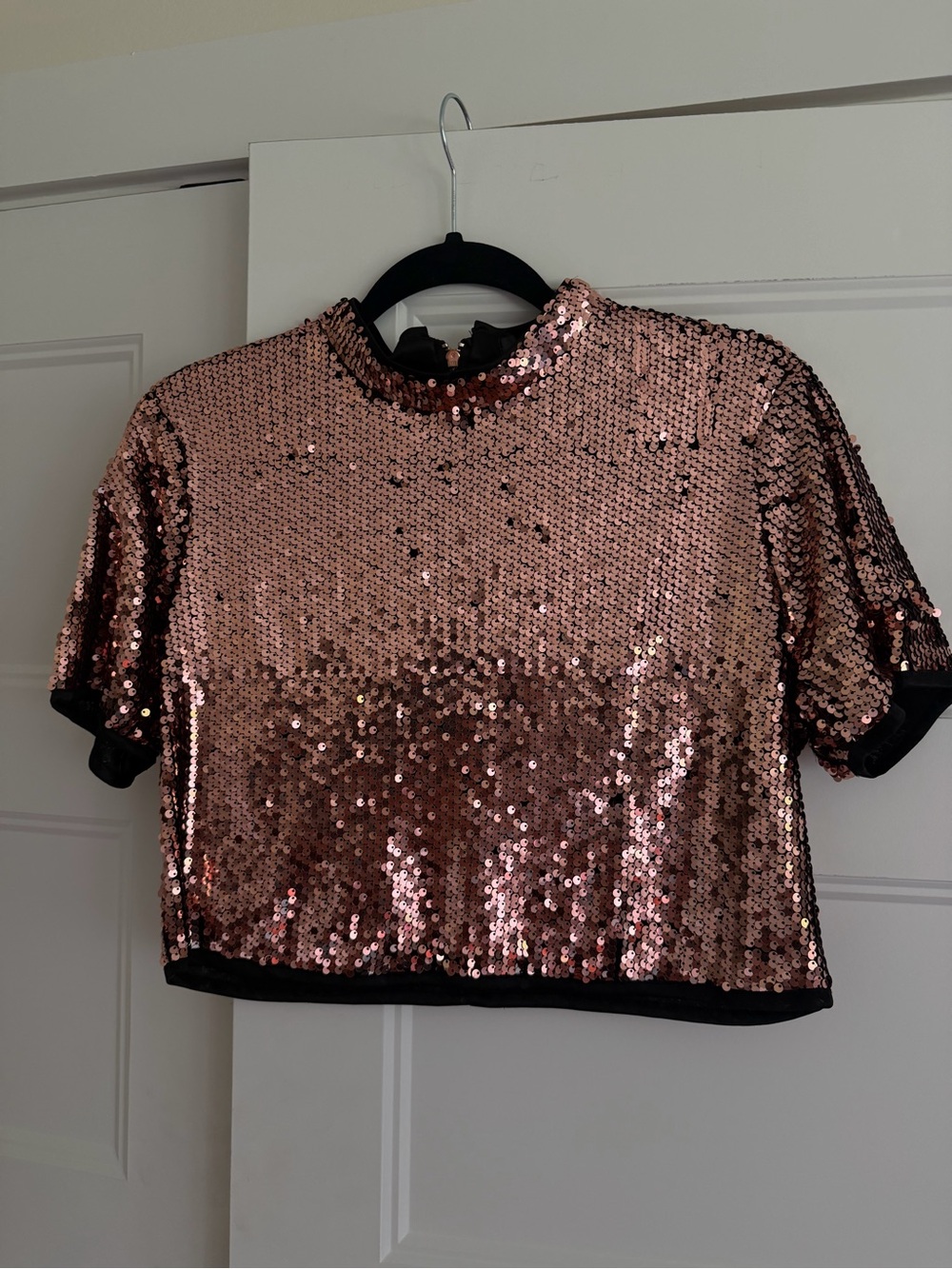 Short Sleeve Sequin Crop Top in Rose Gold